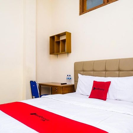 Reddoorz Syariah @ Griya Thamrin Manahan Solo Dış mekan fotoğraf
