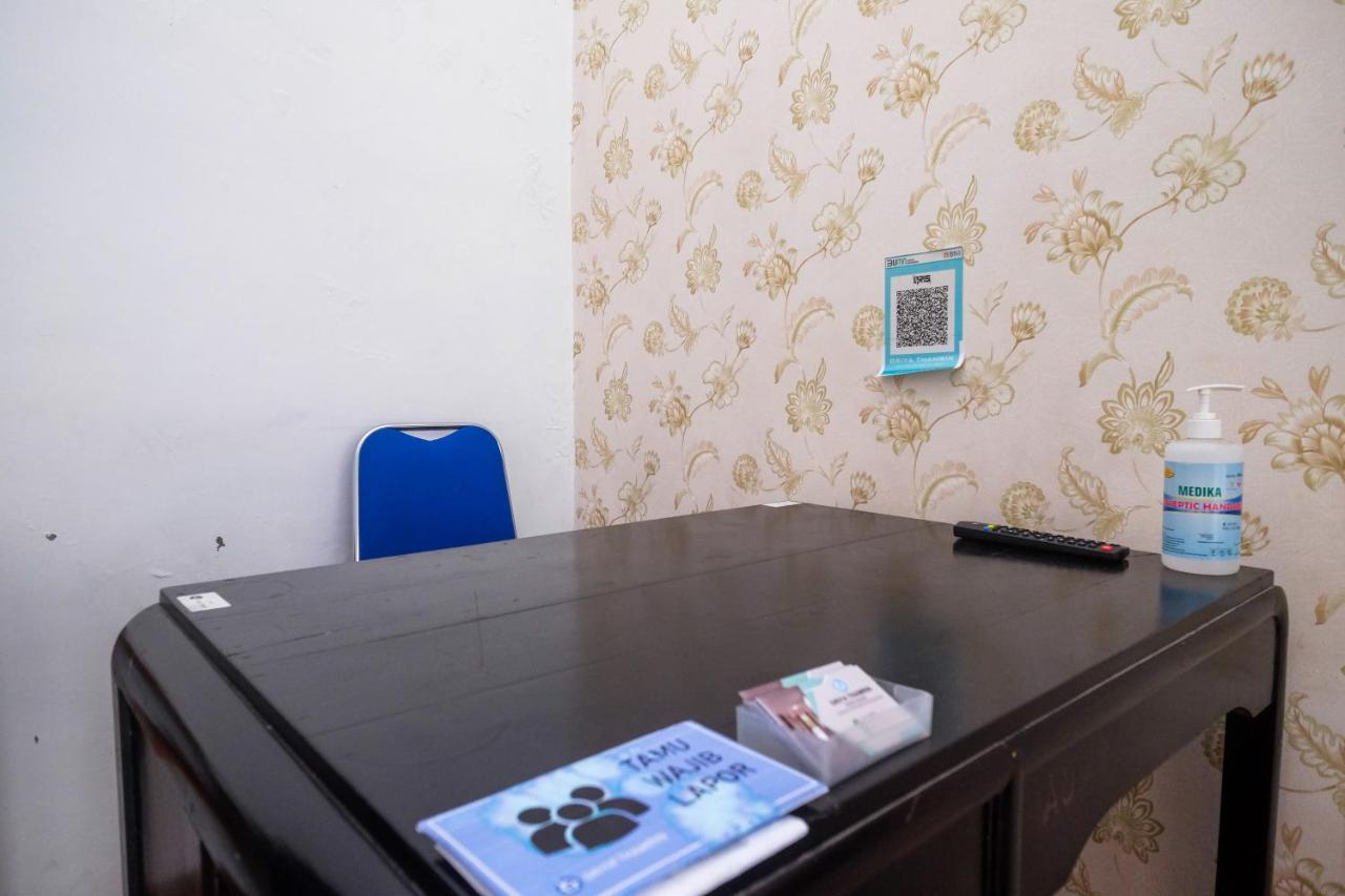 Reddoorz Syariah @ Griya Thamrin Manahan Solo Dış mekan fotoğraf