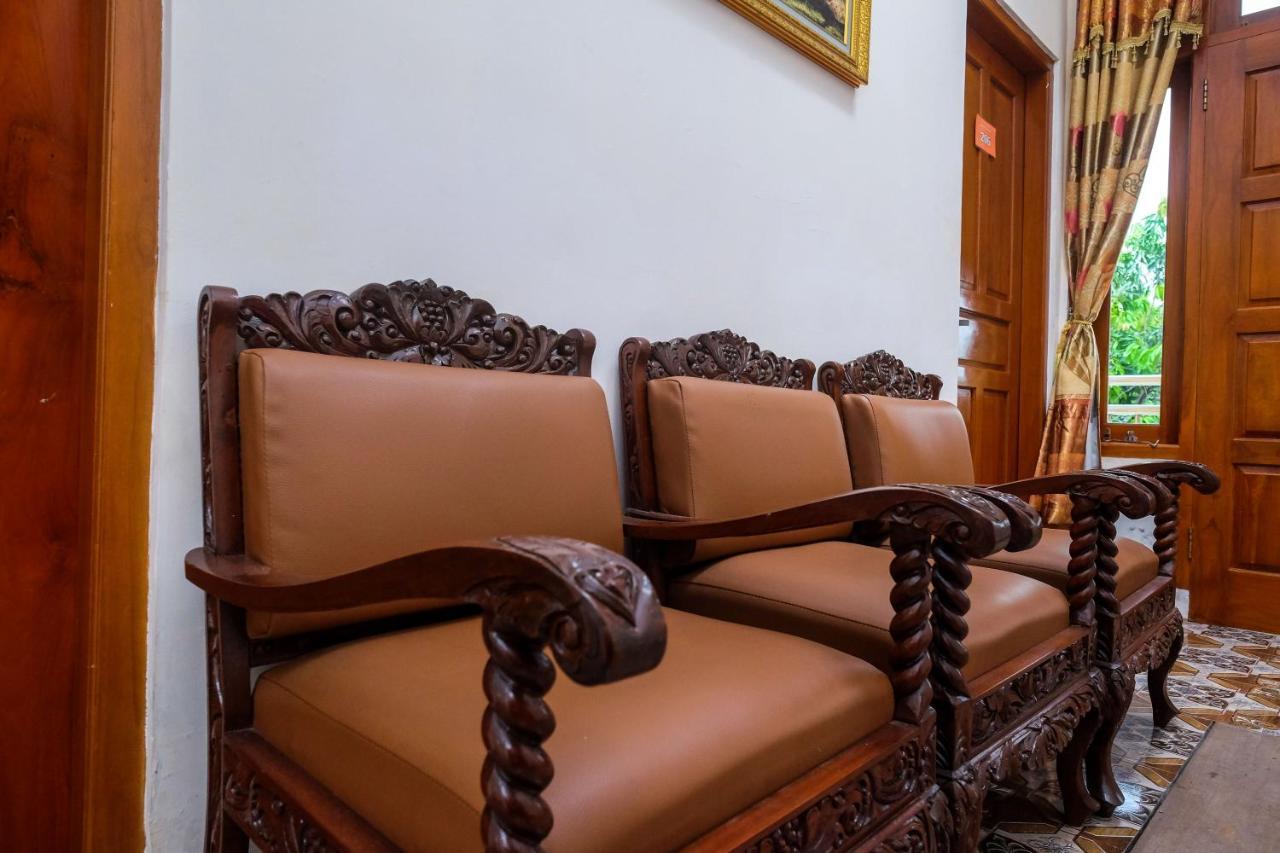 Reddoorz Syariah @ Griya Thamrin Manahan Solo Dış mekan fotoğraf