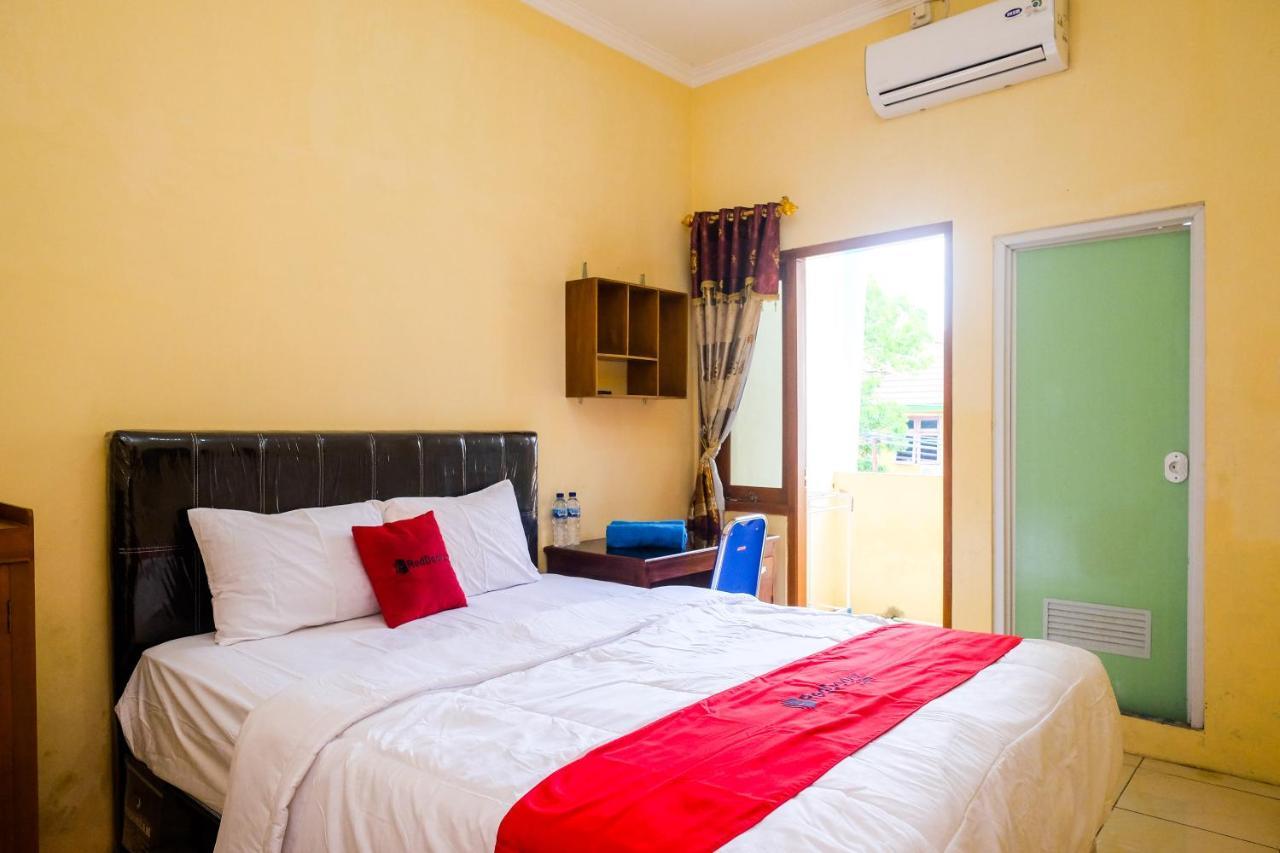 Reddoorz Syariah @ Griya Thamrin Manahan Solo Dış mekan fotoğraf