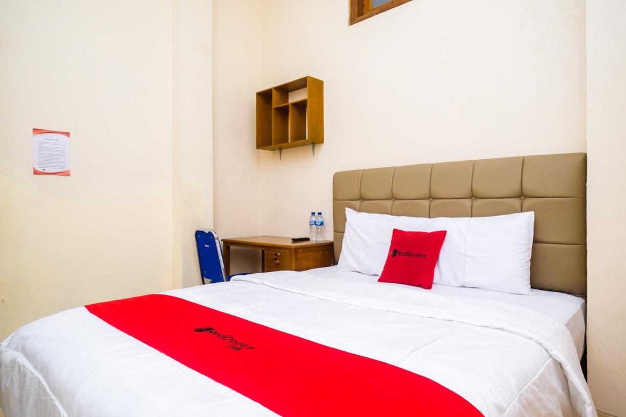 Reddoorz Syariah @ Griya Thamrin Manahan Solo Dış mekan fotoğraf