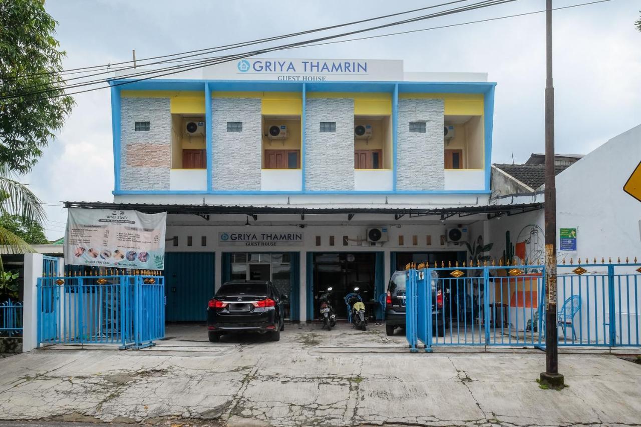Reddoorz Syariah @ Griya Thamrin Manahan Solo Dış mekan fotoğraf