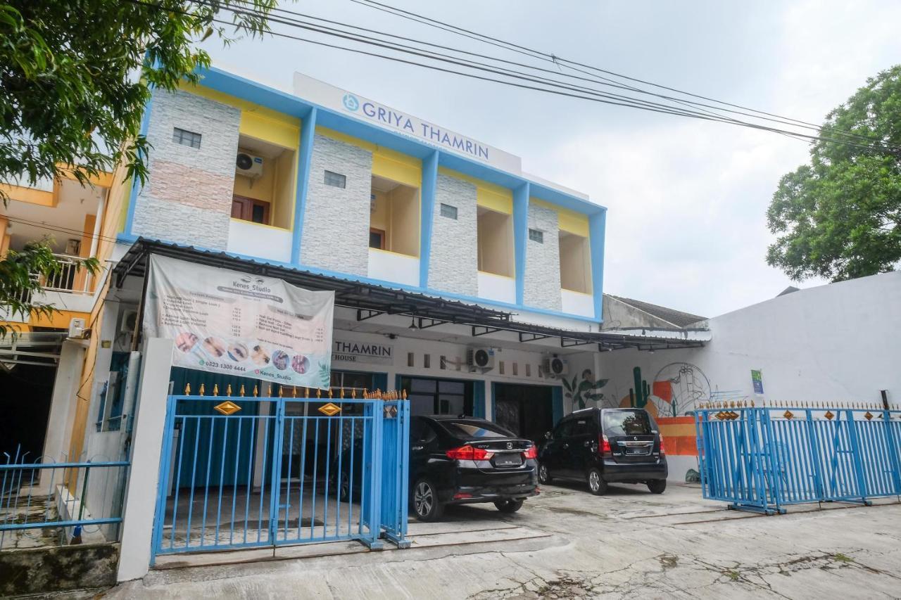 Reddoorz Syariah @ Griya Thamrin Manahan Solo Dış mekan fotoğraf