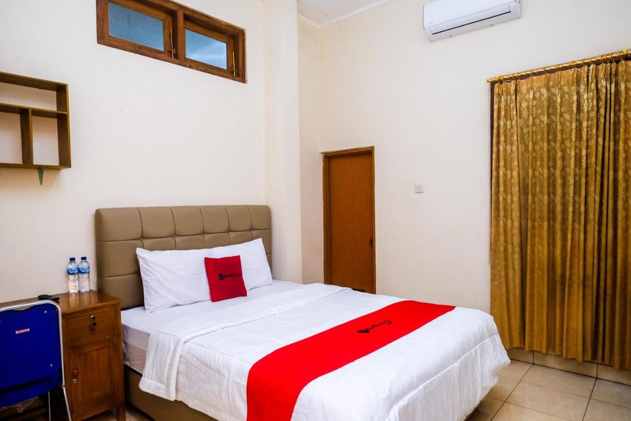 Reddoorz Syariah @ Griya Thamrin Manahan Solo Dış mekan fotoğraf