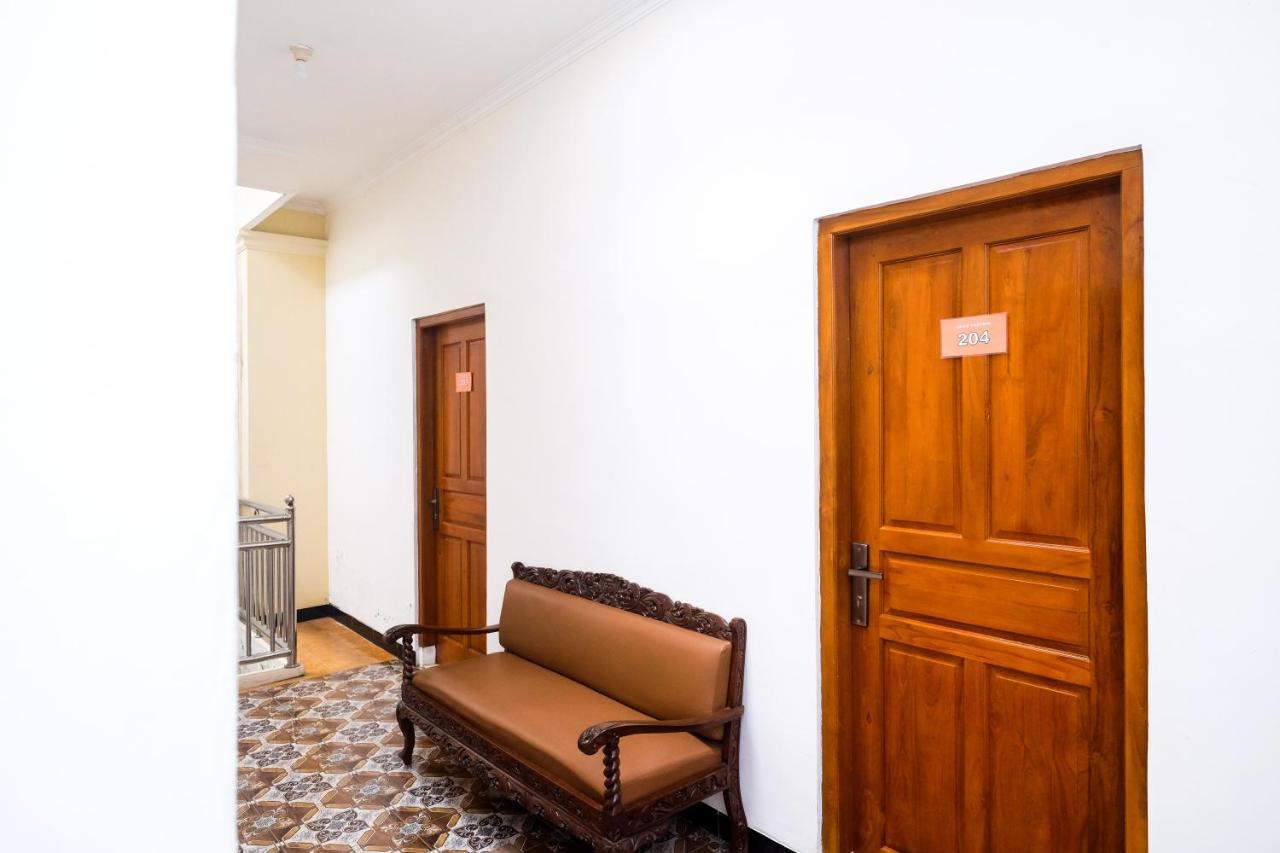 Reddoorz Syariah @ Griya Thamrin Manahan Solo Dış mekan fotoğraf